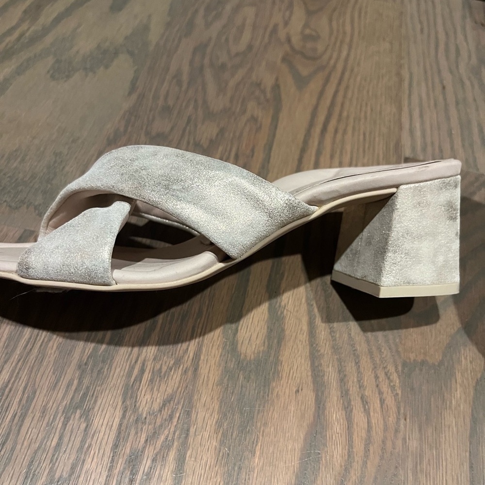 Paul Green Lauren Sandal Mineral Metallic NWOT Size 8 (5.5) - Picture 2 of 6
